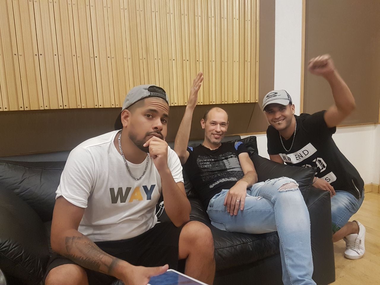 Chipote graba las voces de su nuevo material que saldrá en febrero