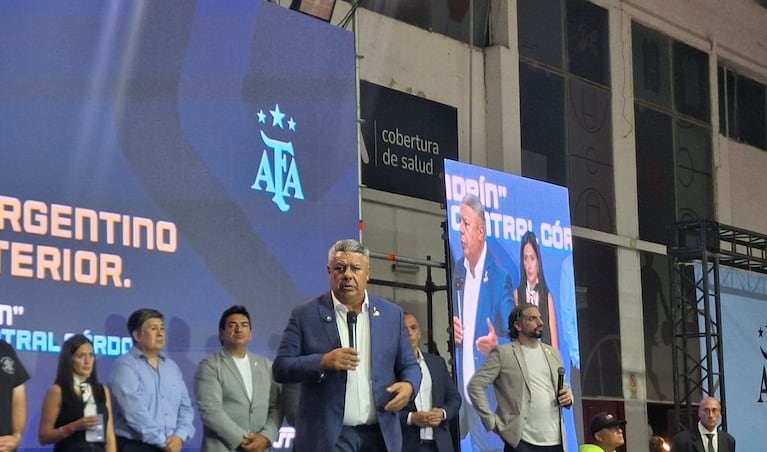 Chiqui Tapia en Córdoba ( Gentileza @AscensoInterior)