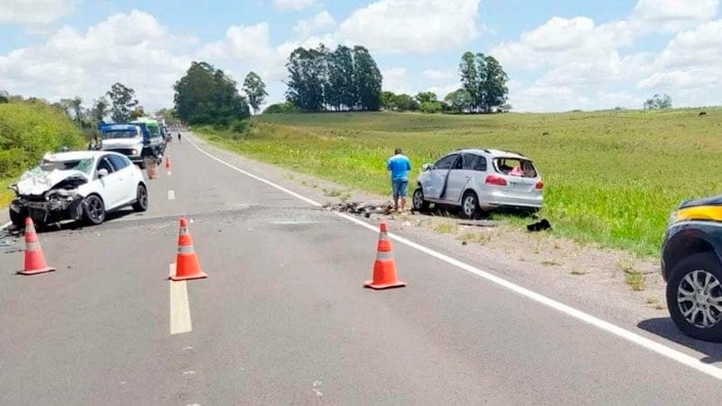 Chocaron de frente y murieron dos personas. 