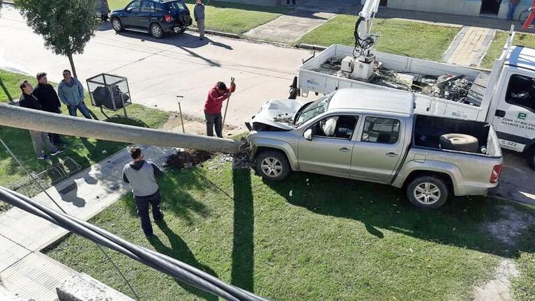 Chocó contra un poste y dejó sin luz a casi toda una localidad cordobesa