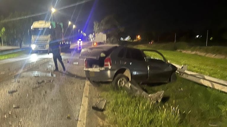 Choque fatal entre un auto y un camión en Río  Cuarto. (Foto: El Puntal)