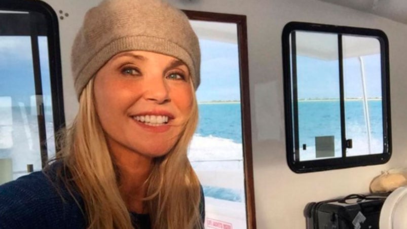 Christie Brinkley luce radiante a pesar de sus 61 de años.