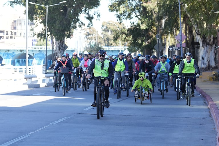 "Ciclismo por la Paz" organizado por la colectividad armenia en Córdoba.