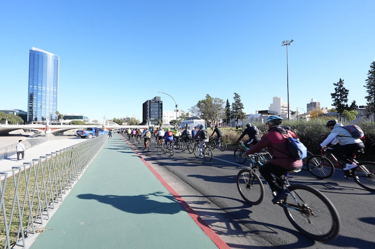 "Ciclismo por la Paz" organizado por la colectividad armenia en Córdoba.
