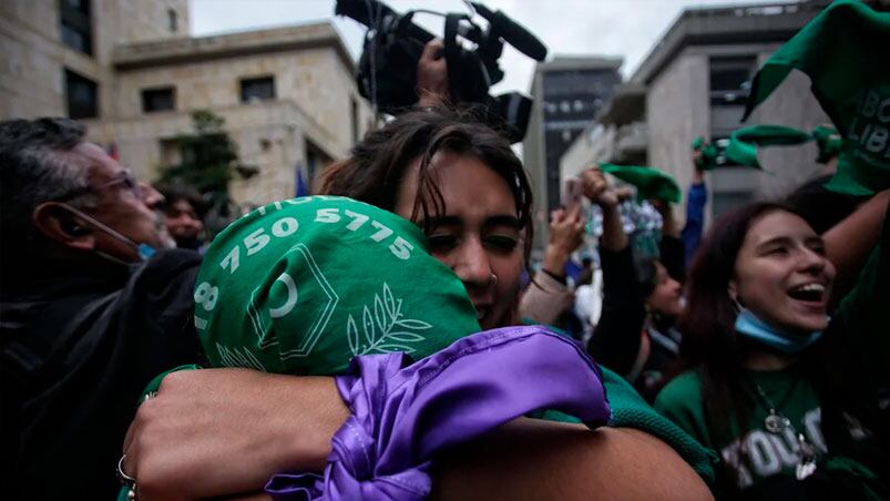 Cientos de mujeres celebraron en las calles de todo el país.