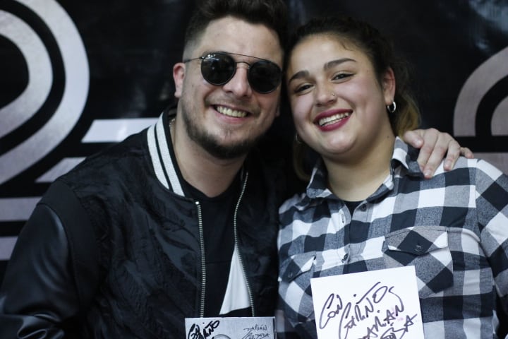 Cientos de personas fueron a la peatonal para sacarse su foto con El Wacho.