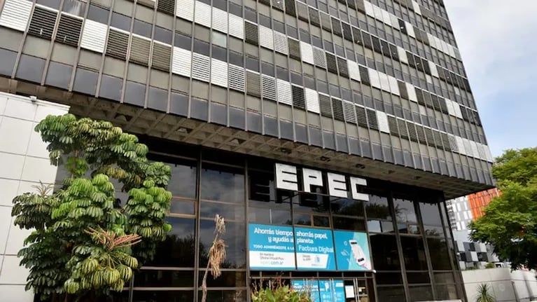 Cientos de usuarios llenaron de comentarios el posteo indebido de Epec.