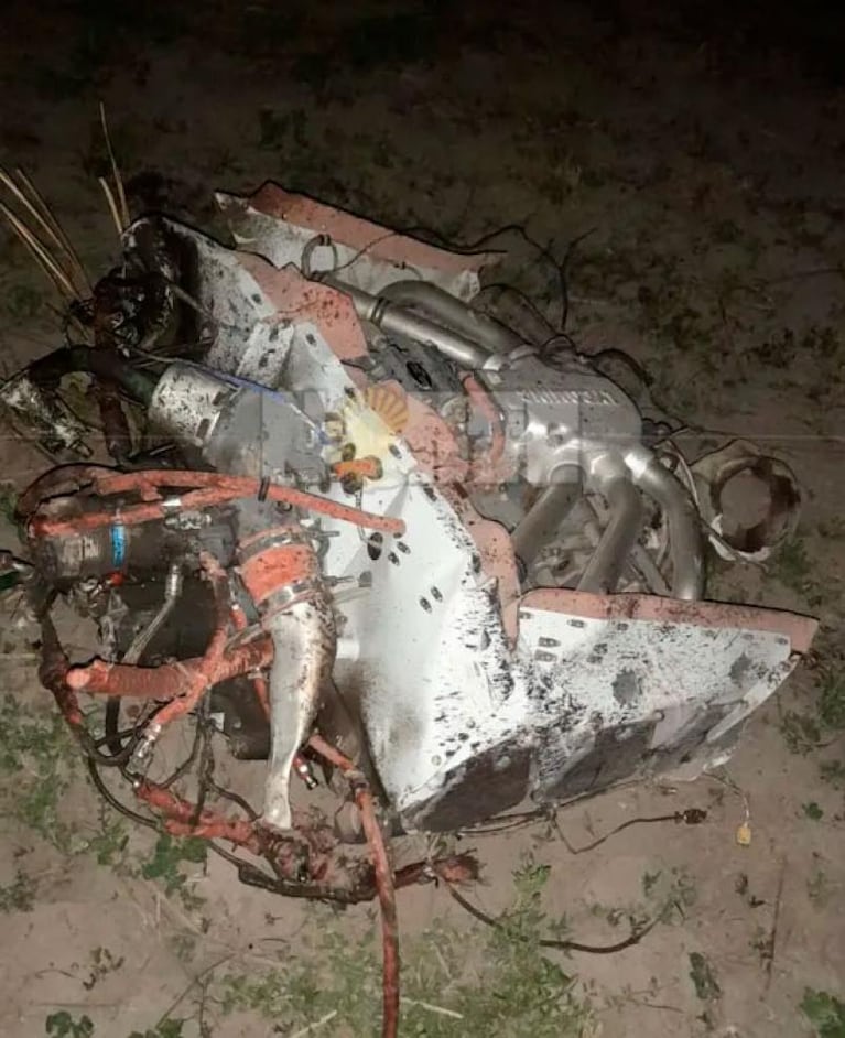Cinco ladrones robaron un avión, se estrellaron y murieron incinerados