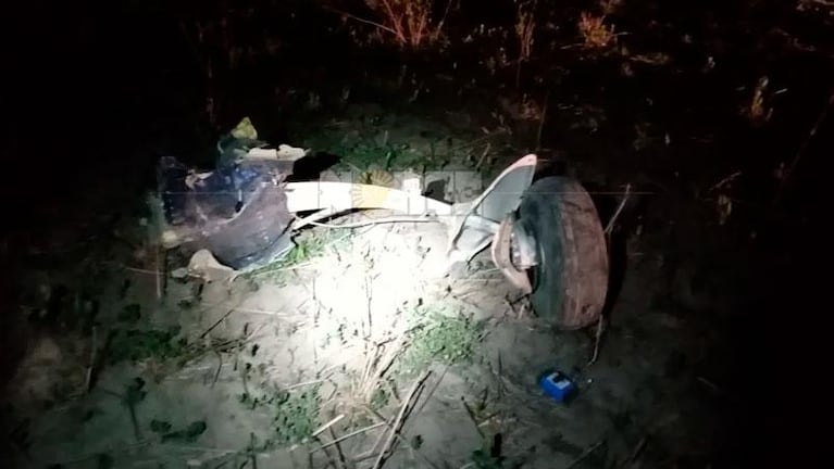 Cinco ladrones robaron un avión, se estrellaron y murieron incinerados