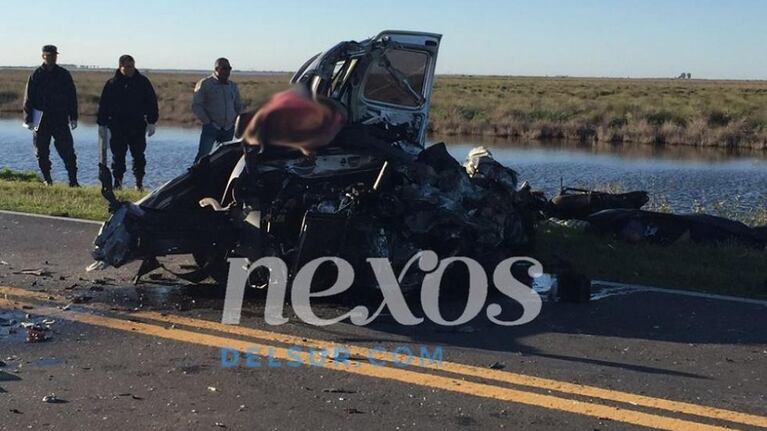 Cinco muertos al chocar un utilitario y un camión en la ruta 7.