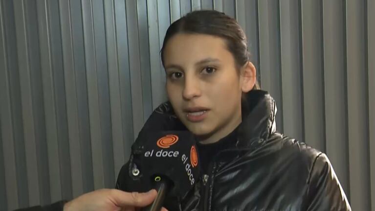 Cinco mujeres la rodearon y la golpearon para sacarle la cartera.