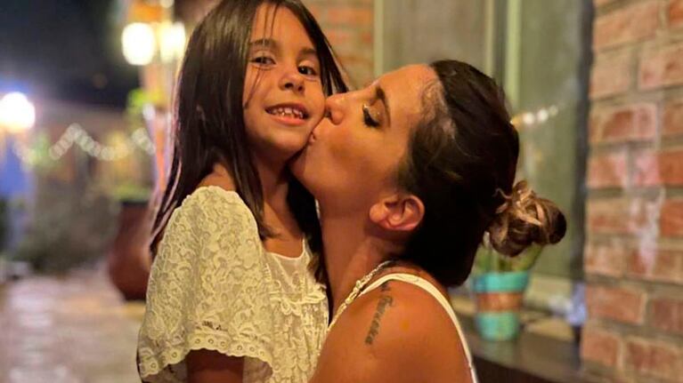 Cinthia Fernández, furiosa en medio de la internación de su hija Francesca.