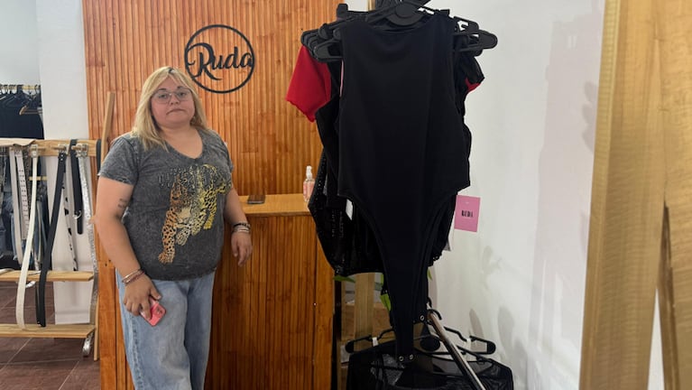 Cintia abrió el local de ropa y a los cuatro días se lo desvalijaron.