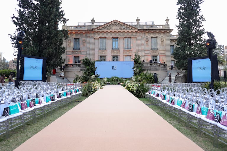 Círculo Moda entre jardines: Patio Olmos presentó la temporada SS 26/27 en el Palacio Ferreyra