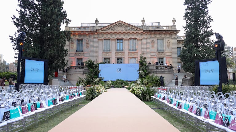 Círculo Moda entre jardines: Patio Olmos presentó la temporada SS 26/27 en el Palacio Ferreyra