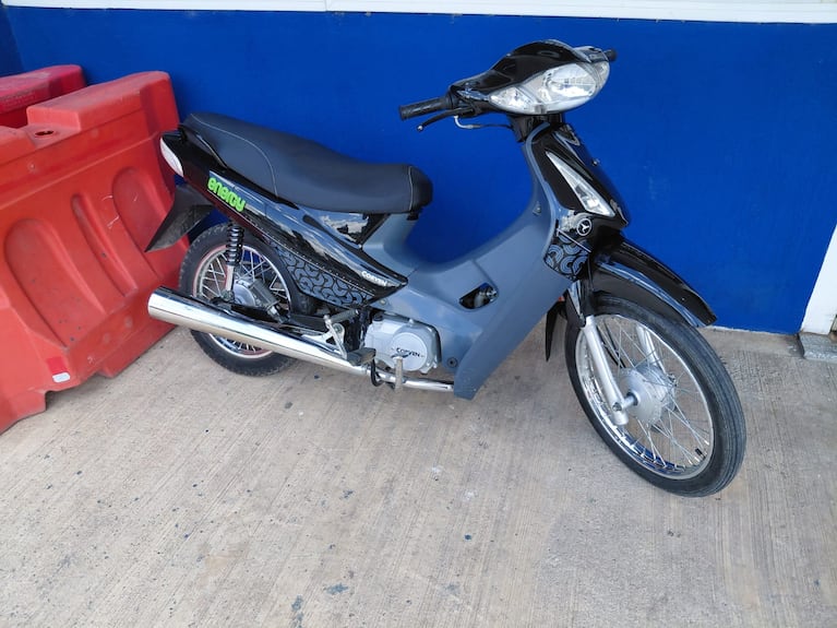 Citaban a personas por Tinder y les robaban en Córdoba: 8 detenidos y allanamientos