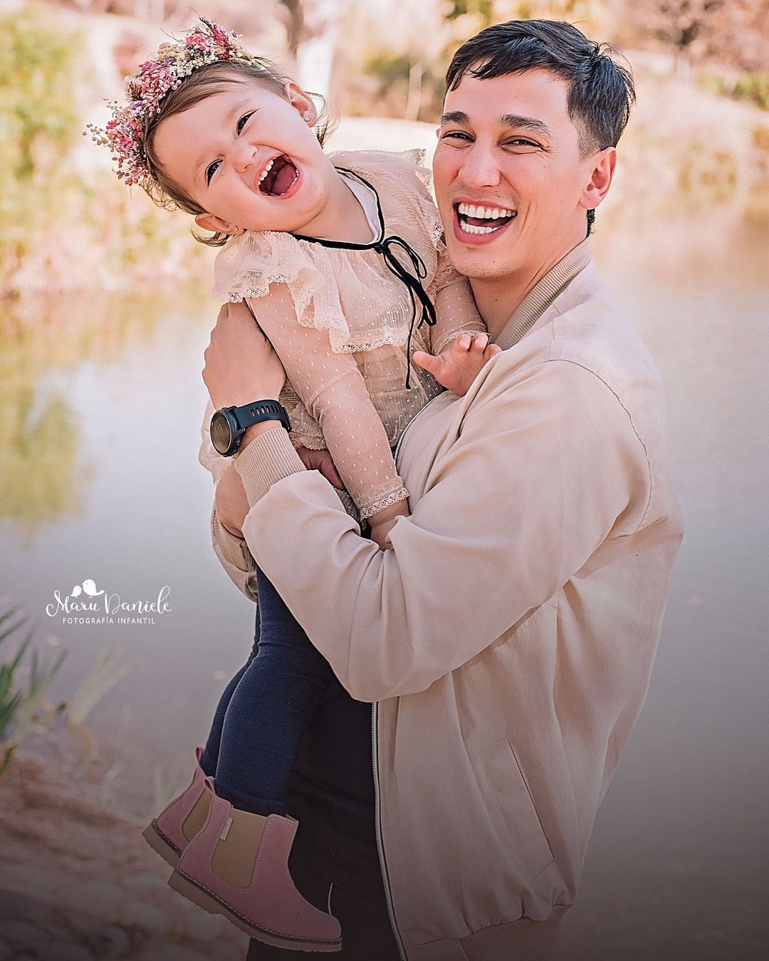 Clarita cumplió 2 años y sus papás lo festejaron con una sesión especial. Fotos: @marudanielefotografiainfantil