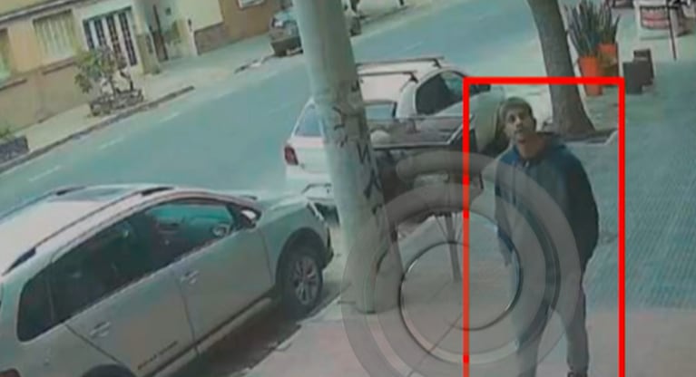 Claudio Barrelier tras haber asesinado a Agostina.