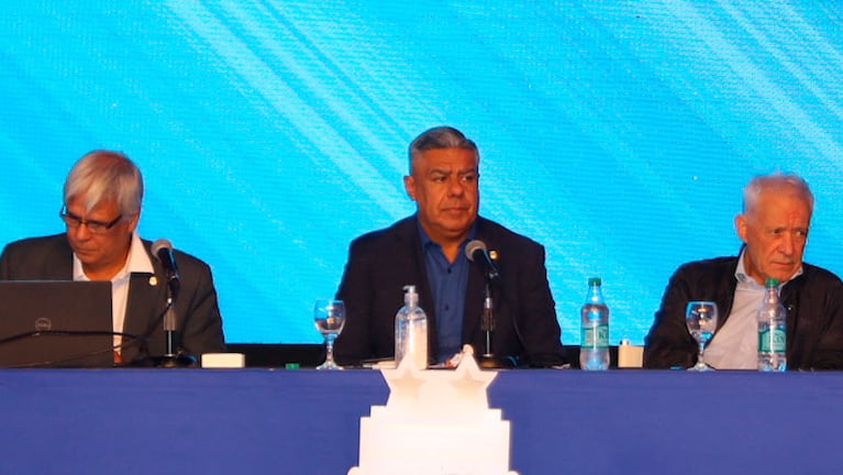 Claudio Tapia encabezó la asamblea.