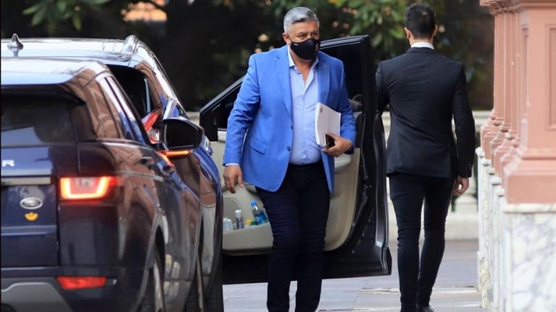 Claudio Tapia se reunió en Casa Rosada para destrabar la vuelta del fútbol.