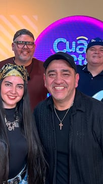 Claudio Toledo repasó su historia musical en orden cronológico y activó la tarde con clásicos