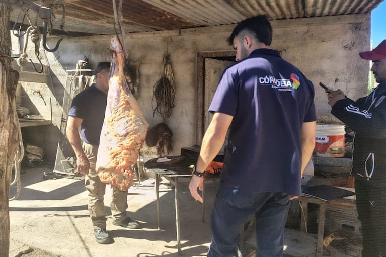 Clausuraron establecimientos que vendían carne ilegalmente.