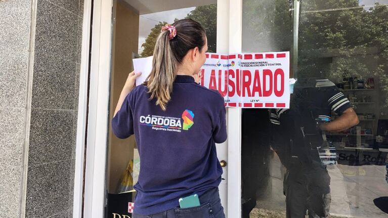 Clausuraron tres veterinarias en Córdoba.