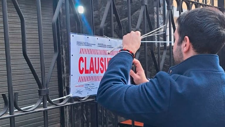 Clausuraron una concesionaria de motos.