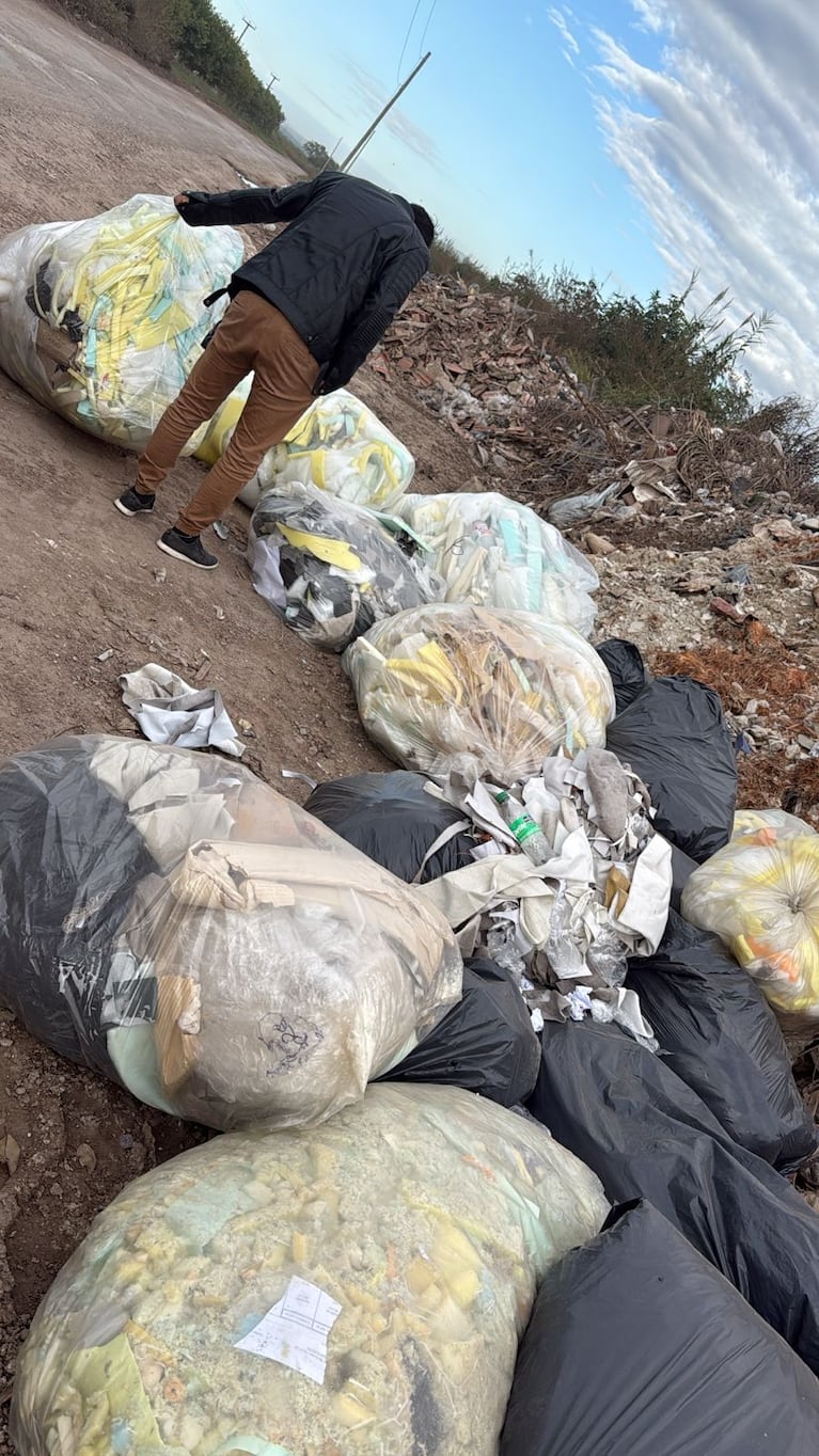 Clausuras en locales de Córdoba por arrojar basura a la vía pública.