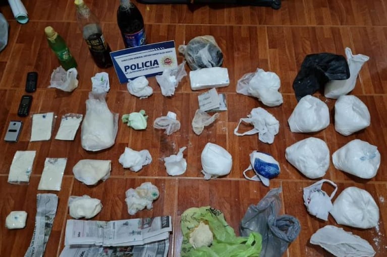 Cocaína en Córdoba: secuestraron 11 kilos de droga y elementos de corte