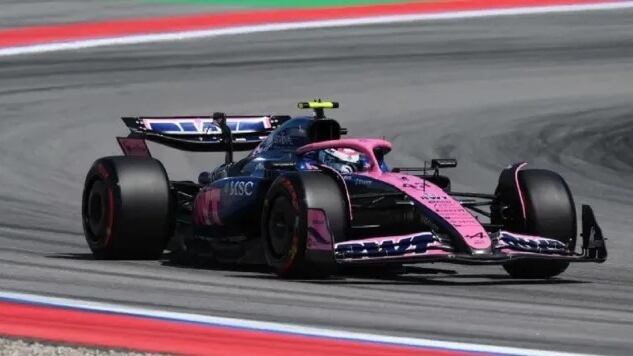 Colapinto no tuvo un fin de semana cómodo y terminó en el puesto 15 en Barcelona.