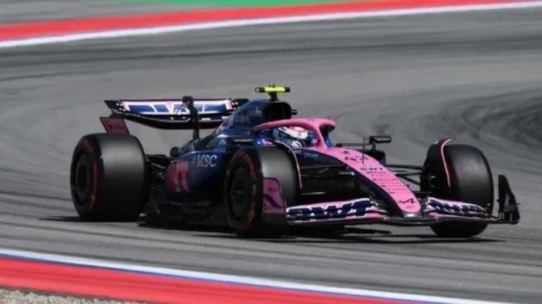 Colapinto no tuvo un fin de semana cómodo y terminó en el puesto 15 en Barcelona.