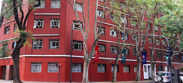 Colegio al que van los chicos que hicieron las denuncias. (Imagen: gentileza Infobae).