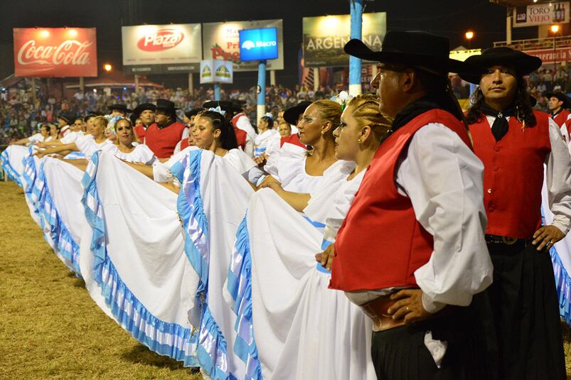 Color y coraje en la octava noche de Jesús María. Foto: Francesco Trombetta / ElDoce.tv.