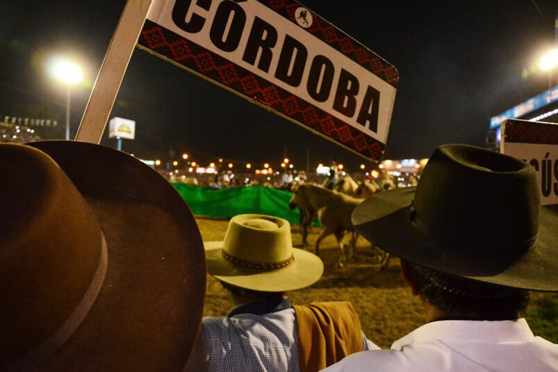 Color y coraje en la octava noche de Jesús María. Foto: Francesco Trombetta / ElDoce.tv.
