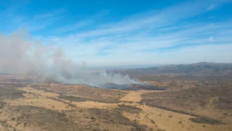 Combaten múltiples incendios en las sierras de Córdoba