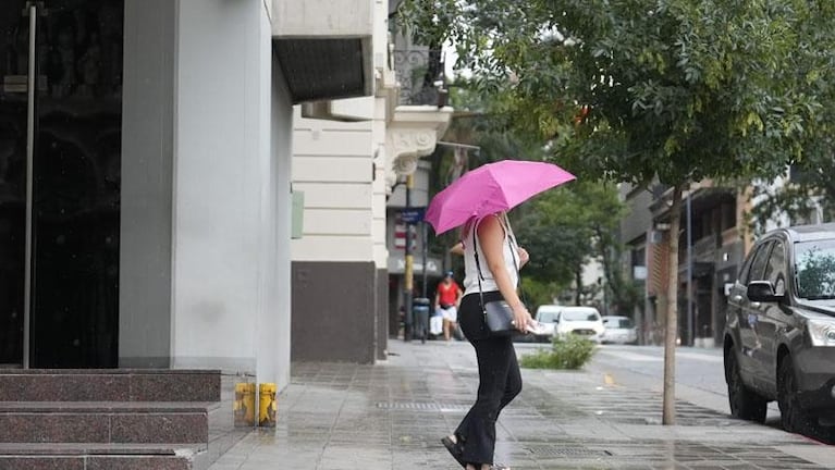 Combo de calor y humedad: por qué se demoran las tormentas pese a las alertas