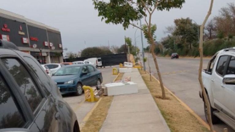 Comerciantes se quedaron sin luz porque les robaron los cables y temen perder mercadería