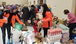 Comida y contención: la solidaridad polaca le hace frente a los ataques rusos.