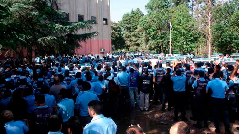 Comienza el juicio contra los 56 policías por la sublevación del 3 y 4 de diciembre de 2013.