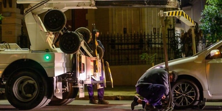 Comienzan las multas por los autos mal estacionados en Córdoba.