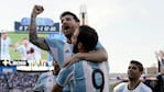 Como Higuain, todos queremos abrazar a Messi en su cumple.