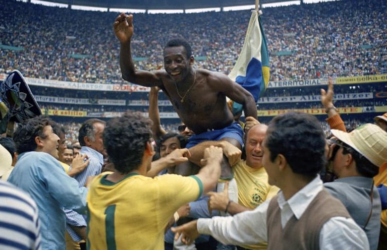 Cómo jugaba Pelé: el video de sus mejores goles y gambetas 