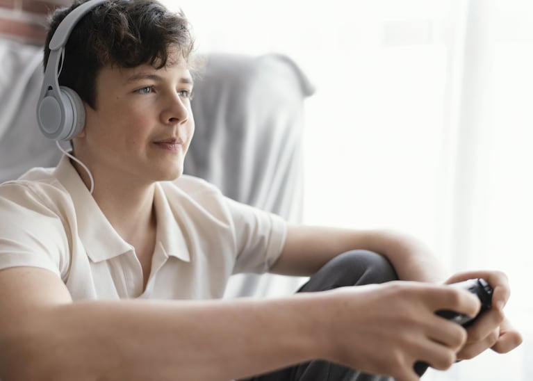 Cómo Roblox se convirtió en el patio social de la Generación Alpha (y nadie mayor de 30 lo entiende)