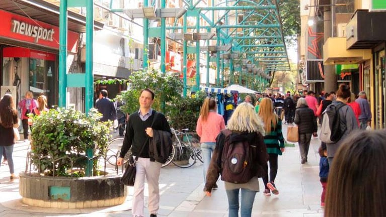 Cómo serán los servicios por el feriado del lunes 