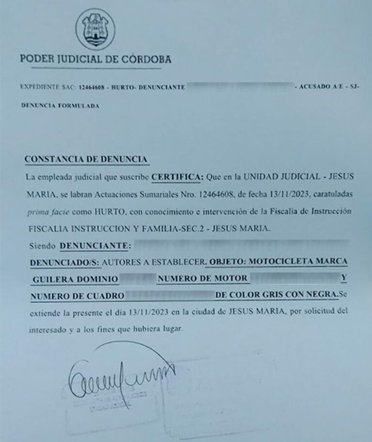 Compararon una moto para llevar a su hija a terapia, se la robaron y deben pagar para recuperarla