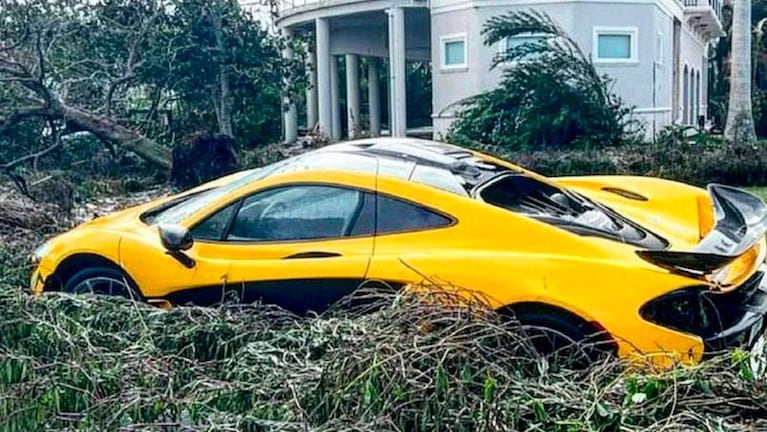 Compró un McLaren de 1,5 millones de dólares y a la semana se lo destruyó el huracán Ian