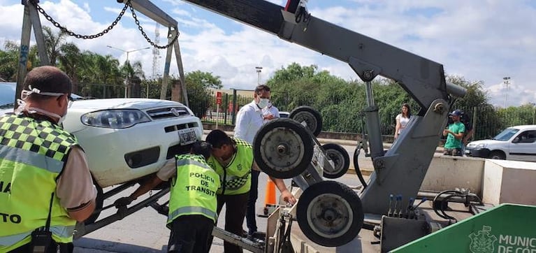 Con controles, la Municipalidad secuestra autos de quienes violan la cuarentena