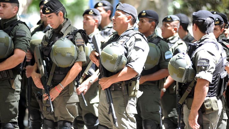 Con la ayuda de gendarmes buscan disminuir el narcotráfico y la trata de personas.