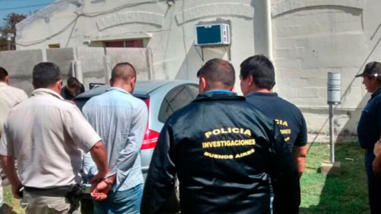 Con la cabeza gacha. Así cayó el violador de su hija.
